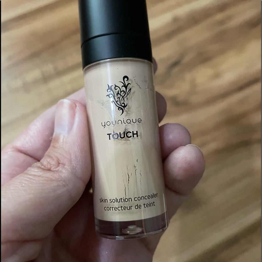 Younique concealer
